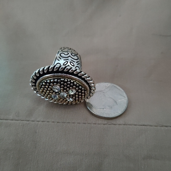 Ring - Picture 3 of 3